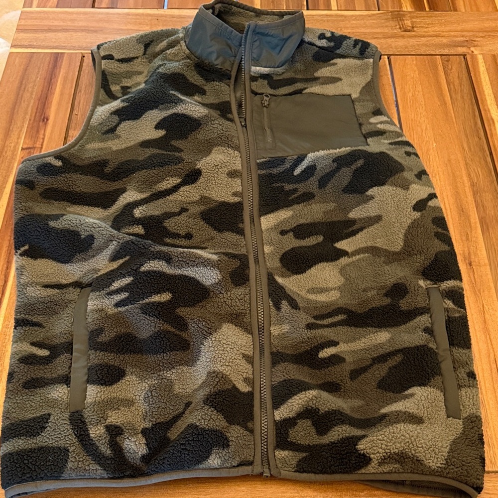 NWOT Camouflage Lands' End Fleece Vest - Picture 4 of 5